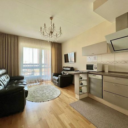 Apartment On Avenue Taikos 120 C Klaipeda Exterior photo